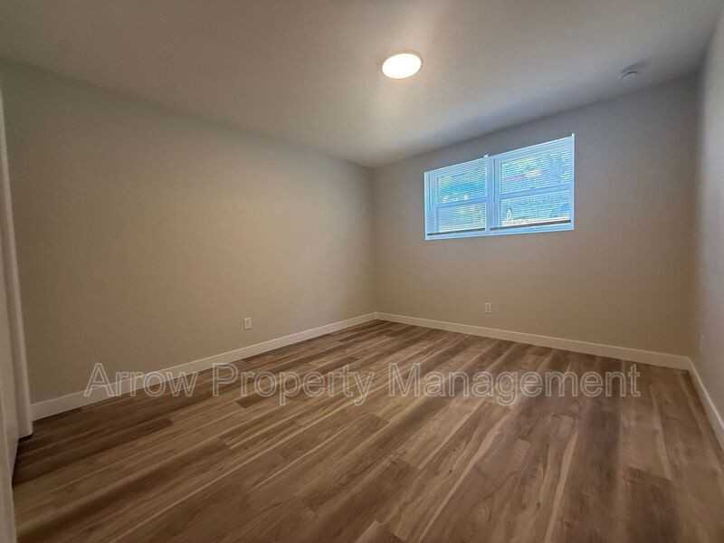 2206 K St - Photo 7 of 9