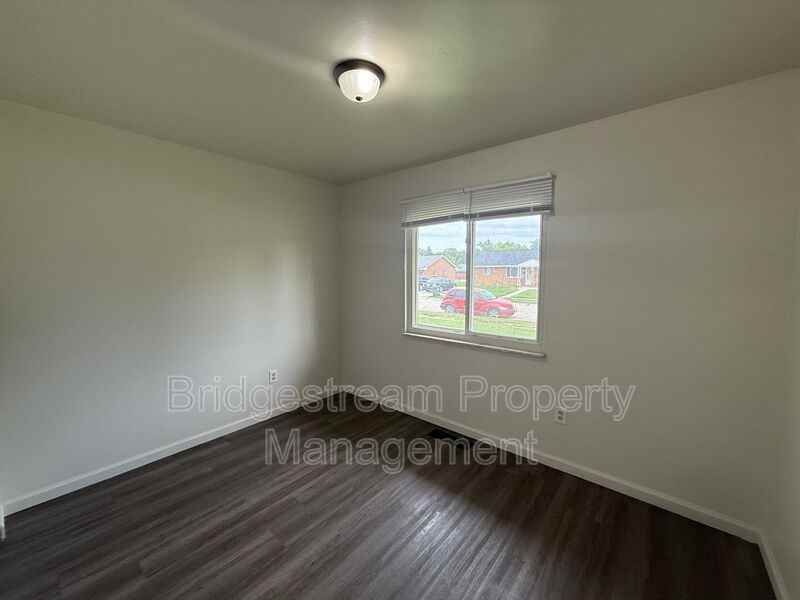 1214 Case Ave - Photo 6 of 8