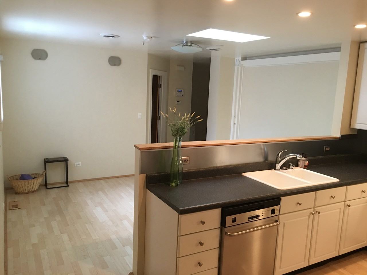 519 N May St #4 - Photo 5 of 16