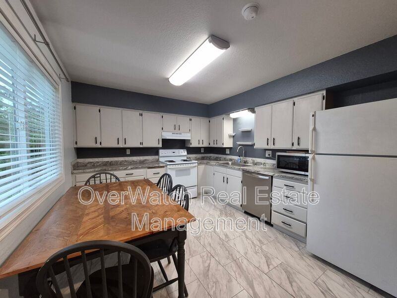 311 Turpin St #A - Photo 2 of 10