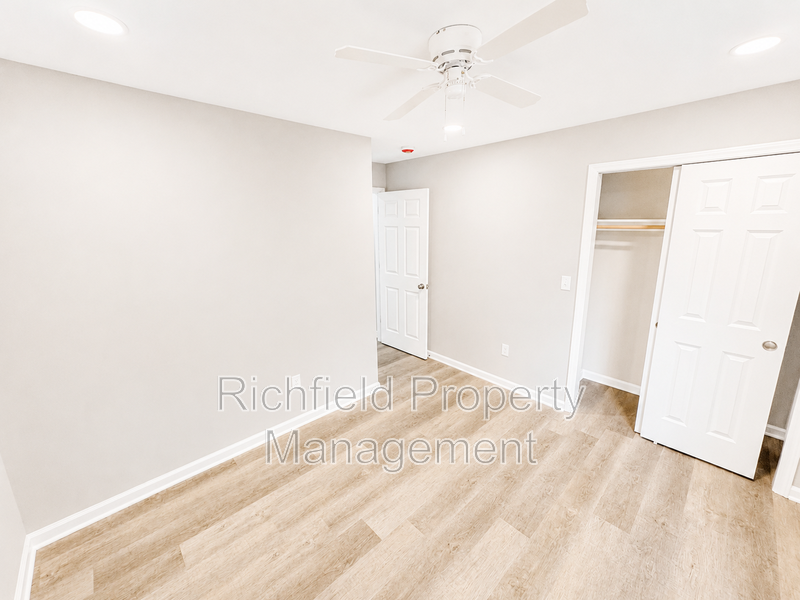 2511 Columbia Ave - Photo 6 of 12