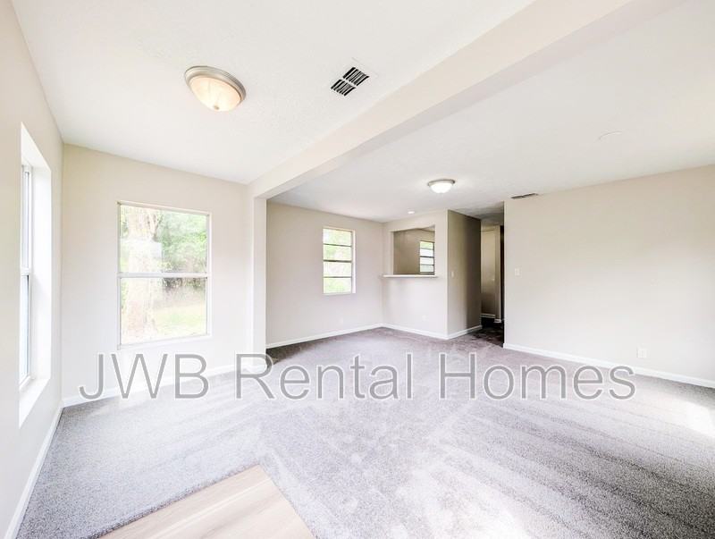 835 E Union St - Photo 6 of 21