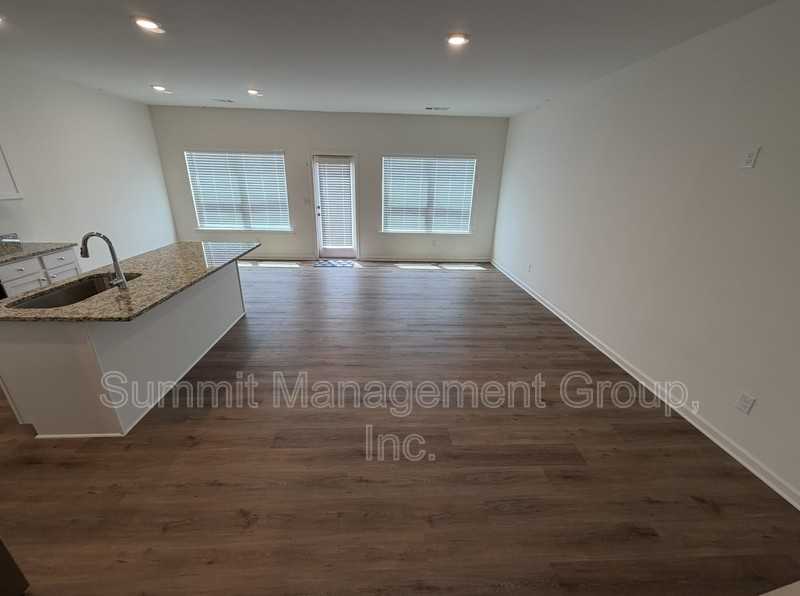 1506 Aralynn Ct - Photo 3 of 41