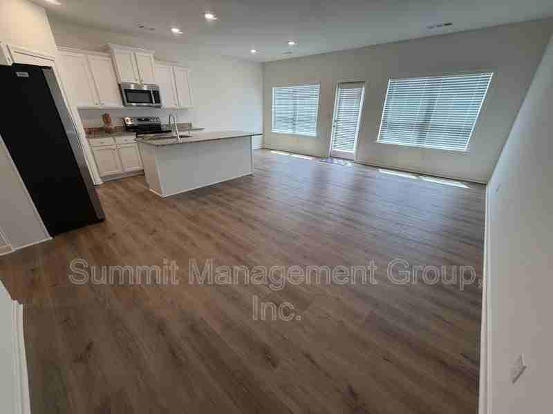 1506 Aralynn Ct - Photo 4 of 41