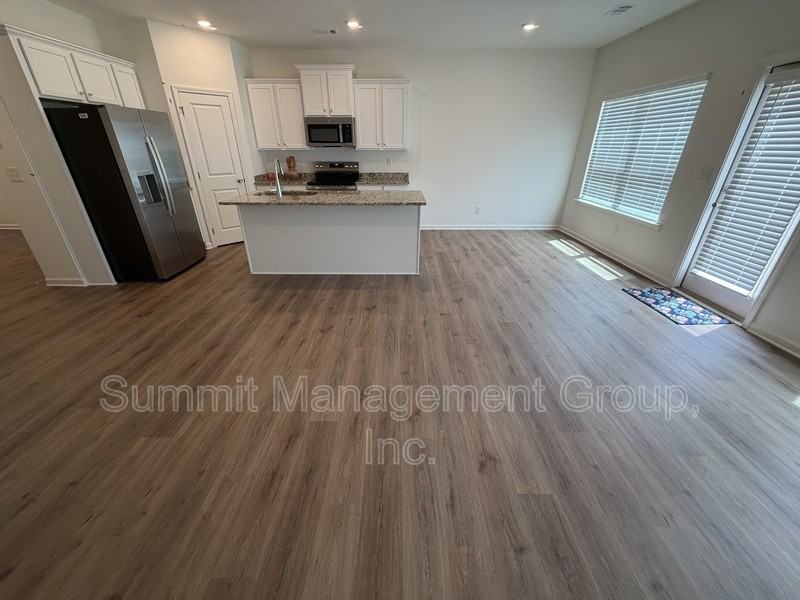 1506 Aralynn Ct - Photo 5 of 41