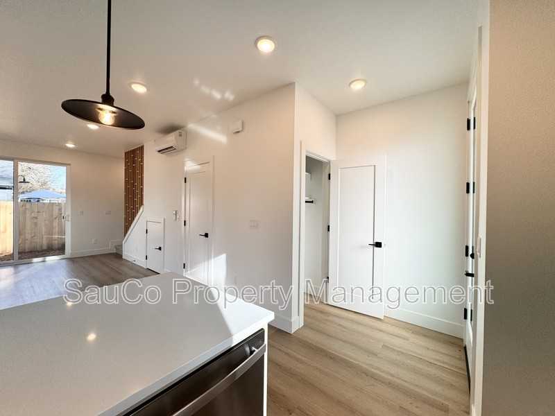 4381 Se Tolman St - Photo 2 of 15