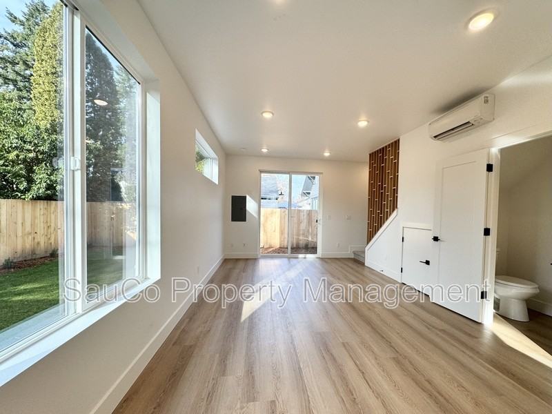 4381 Se Tolman St - Photo 5 of 15