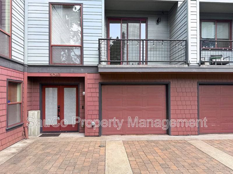 5049 Sw View Point Ter #B - Photo 2 of 34