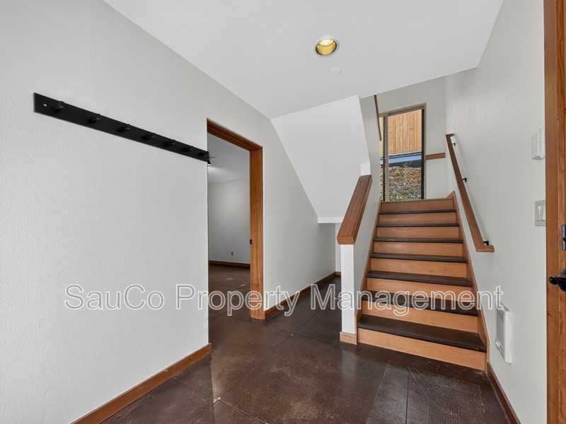 5049 Sw View Point Ter #B - Photo 5 of 34