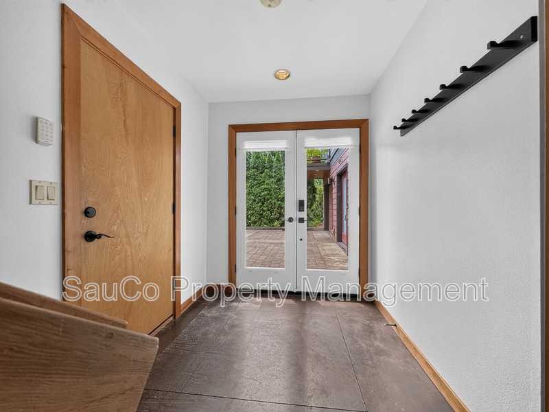 5049 Sw View Point Ter #B - Photo 6 of 34