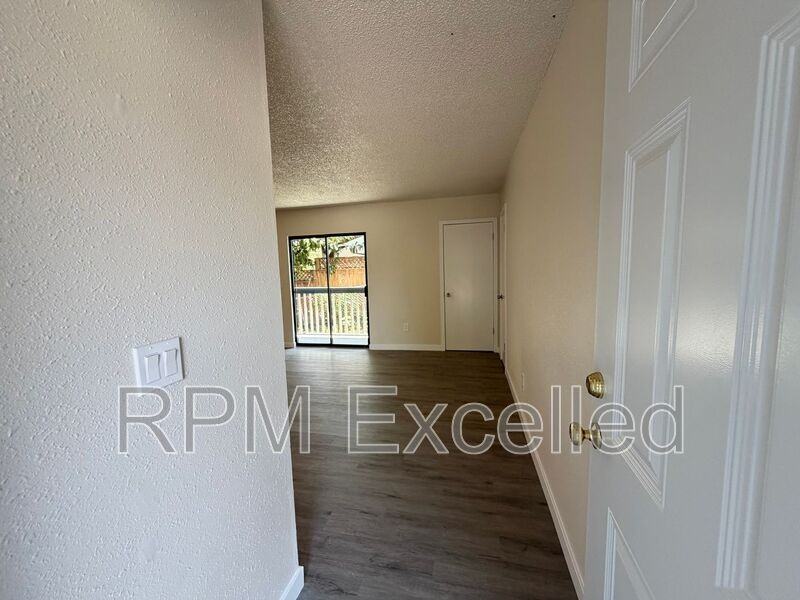 16006 34th Ave S #1 - Photo 3 of 13