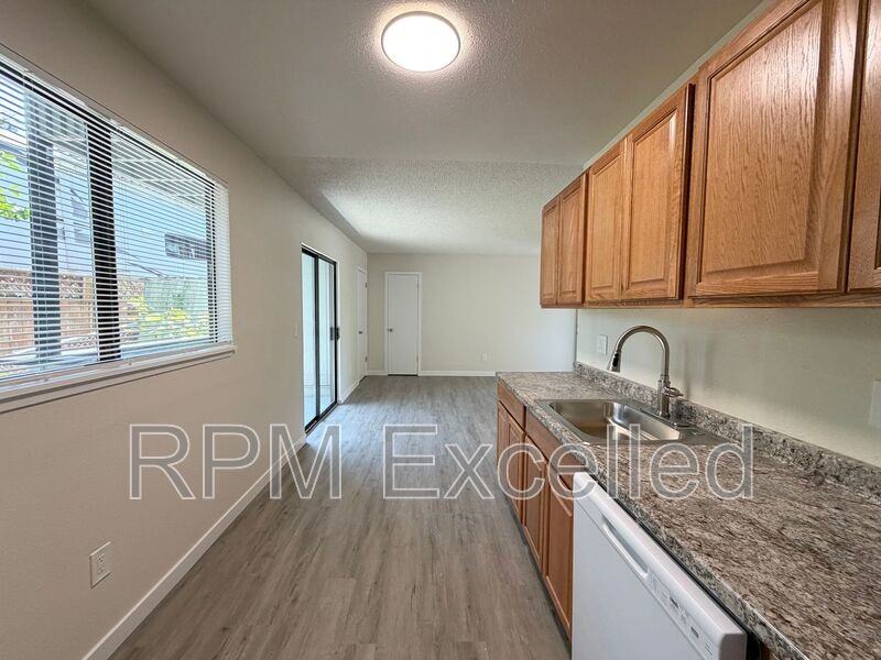 16006 34th Ave S #1 - Photo 6 of 13