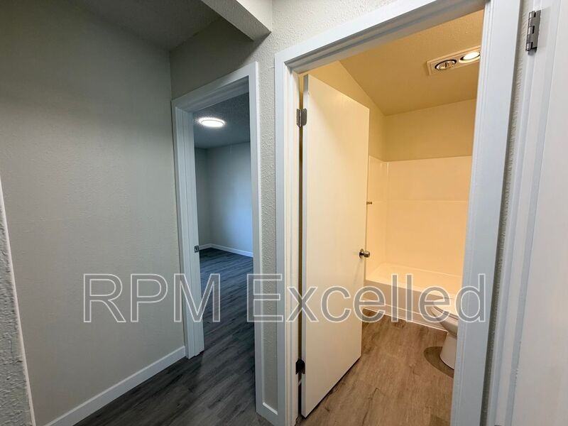 16006 34th Ave S #1 - Photo 7 of 13