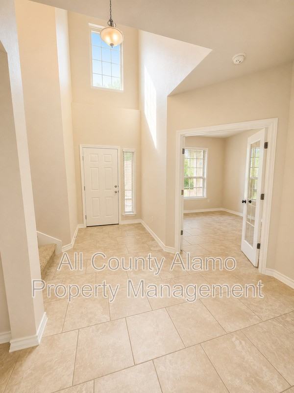 13710 Aria Cv - Photo 3 of 22
