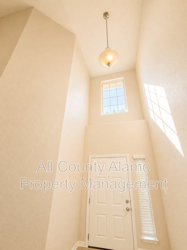 13710 Aria Cv - Photo 4 of 22