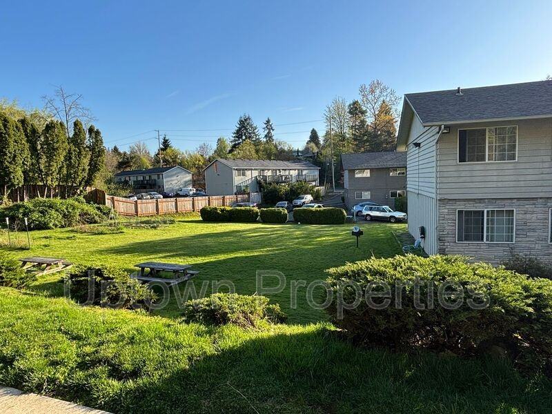1420 Sw Bertha Blvd #C1