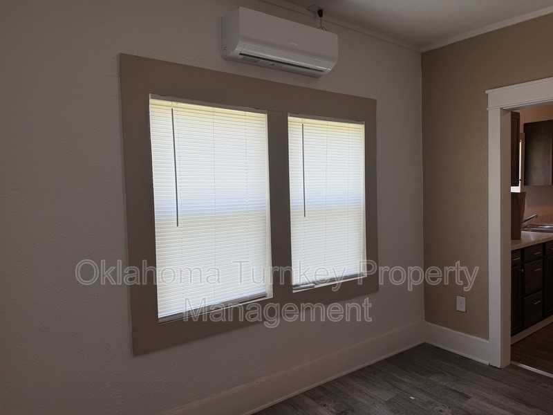 1213 N Alabama Ave - Photo 2 of 11