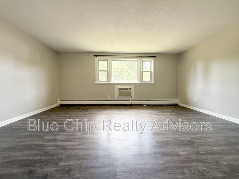 7 Meisner Cir #42 - Photo 3 of 9