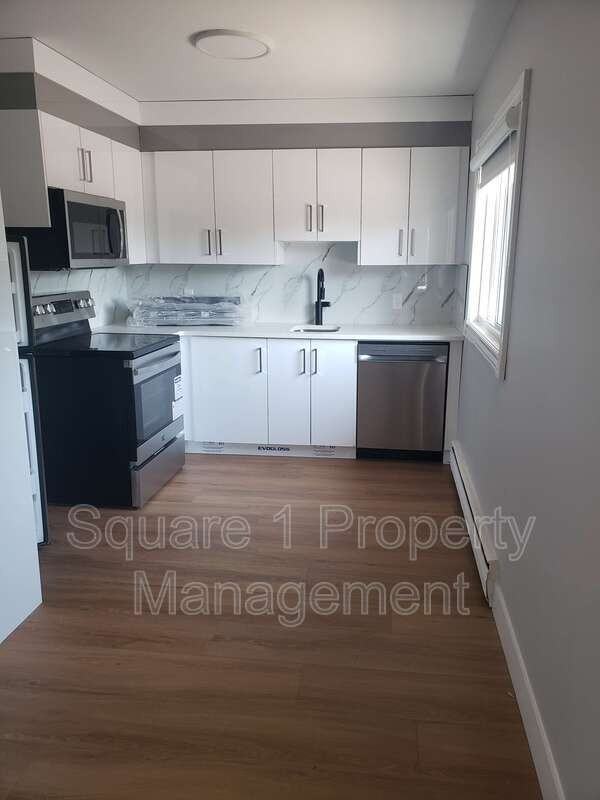 12704 107 St Nw - Photo 2 of 4