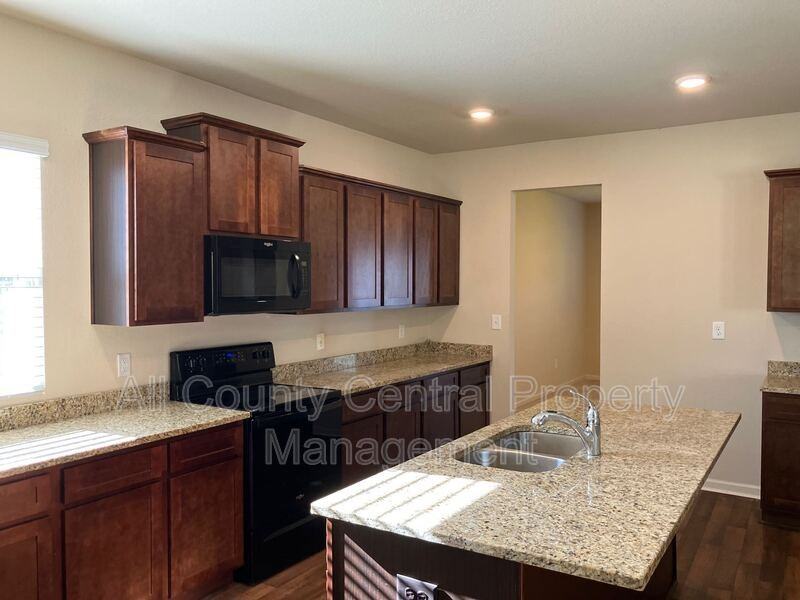 230 Smith Glen Dr - Photo 5 of 18