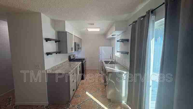 714 Tanner Dr #C4 - Photo 5 of 19