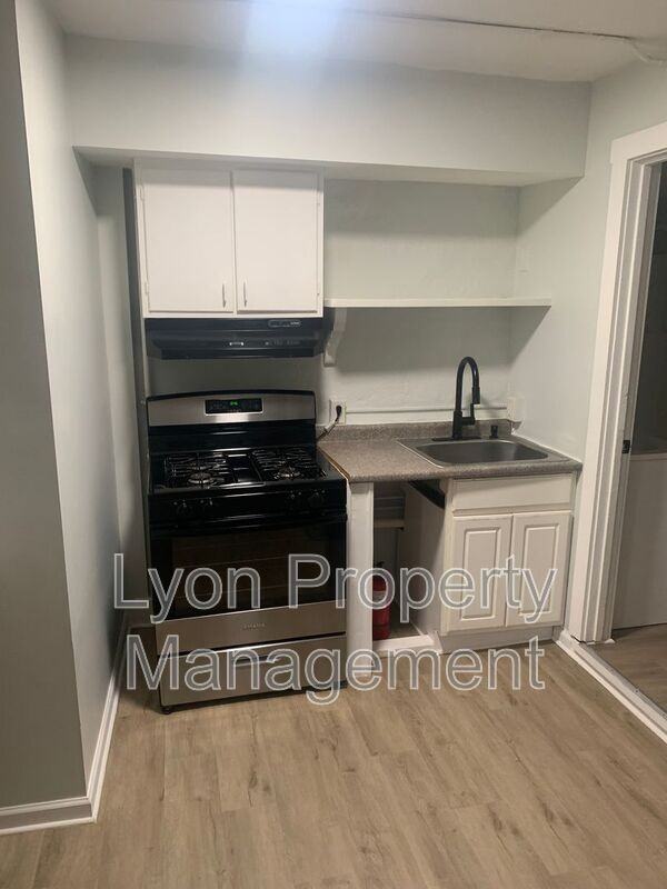 230 W School St #2 - Photo 2 of 9