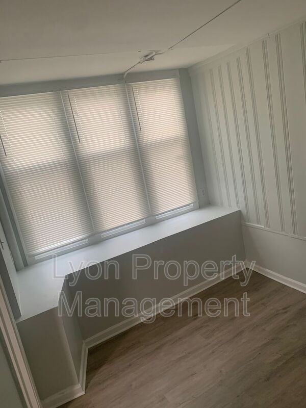 230 W School St #2 - Photo 5 of 9
