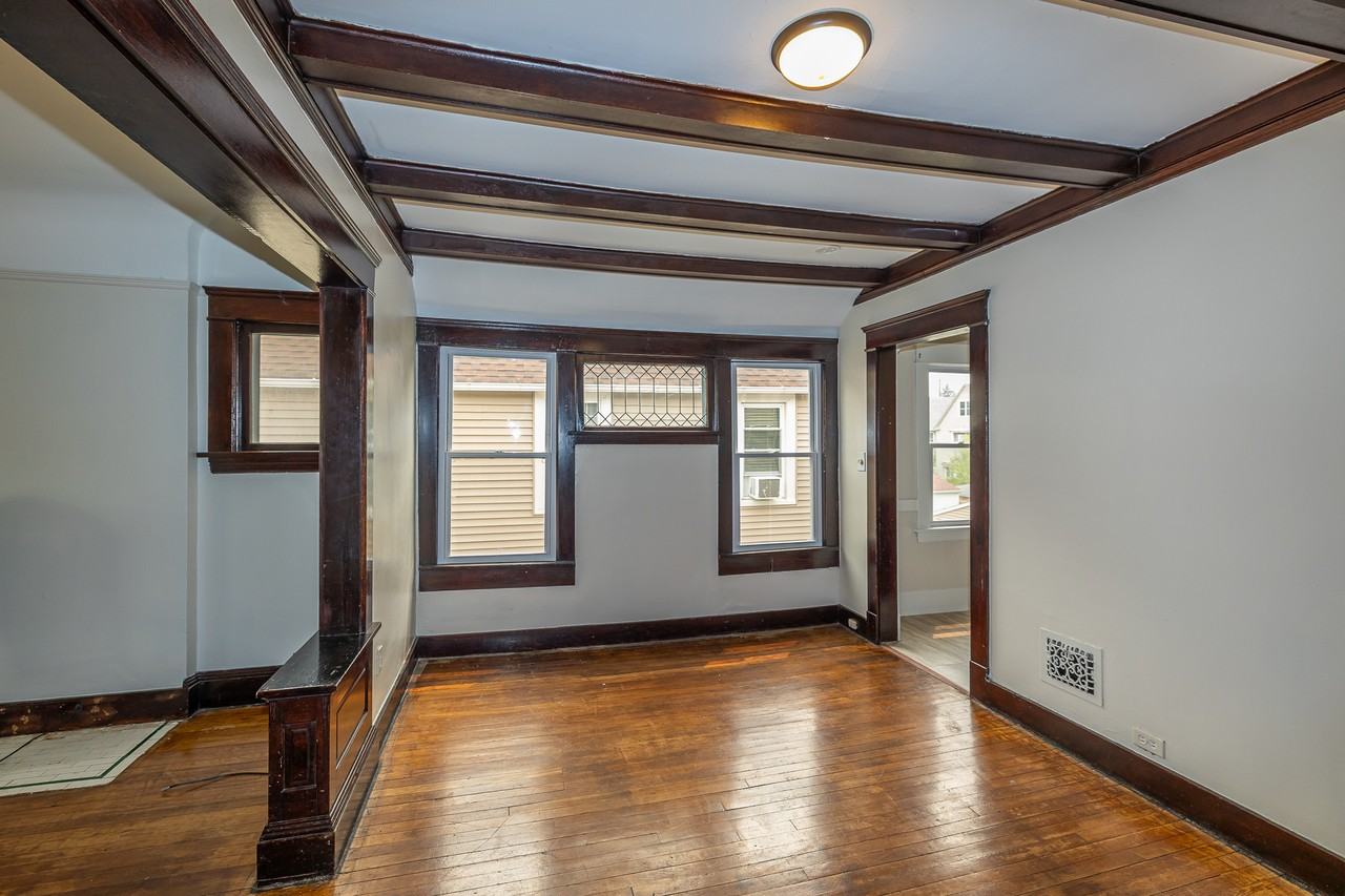 1530 Lakeland Ave - Photo 4 of 15