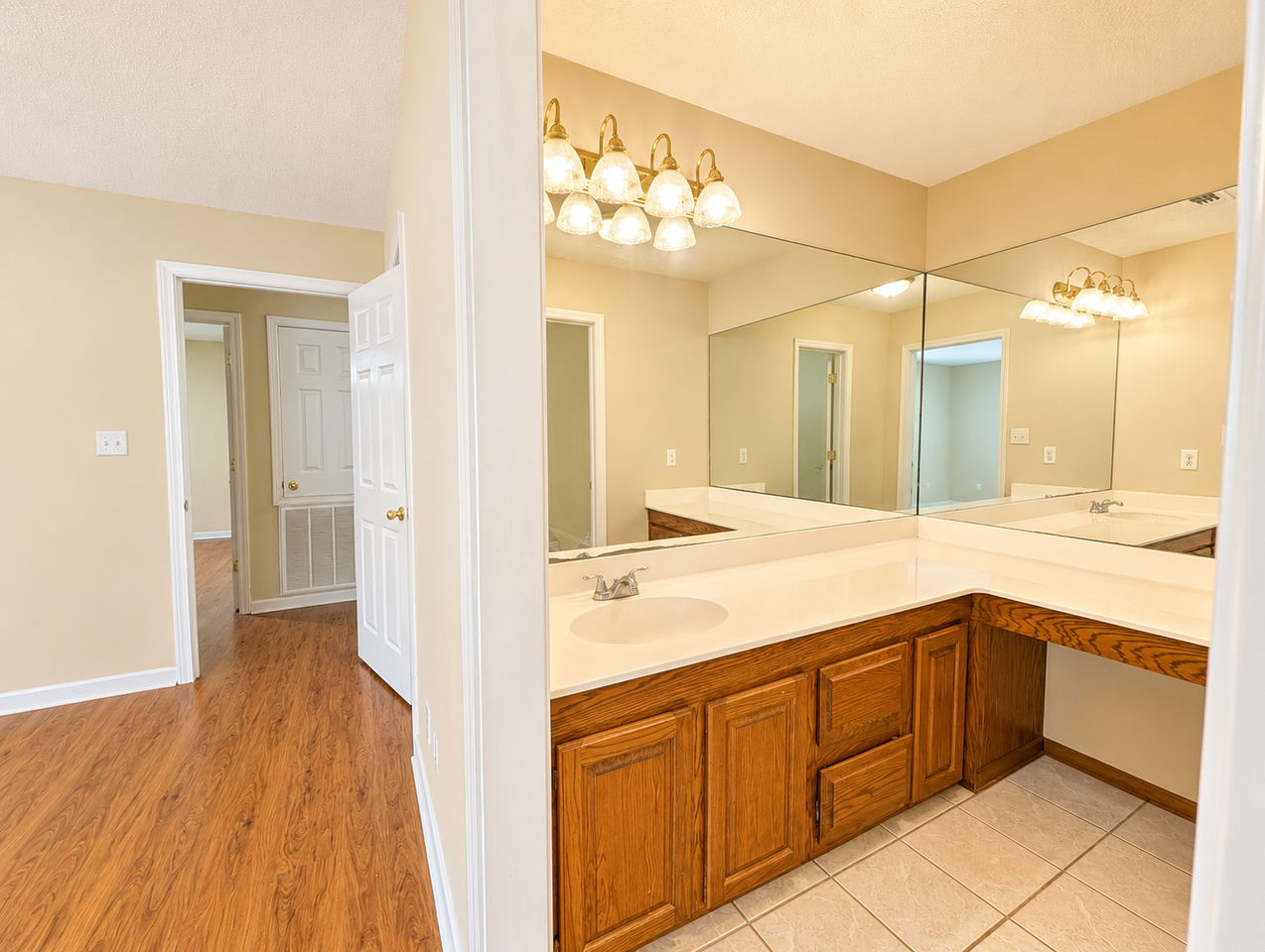 63 Griffith Rd - Photo 7 of 14
