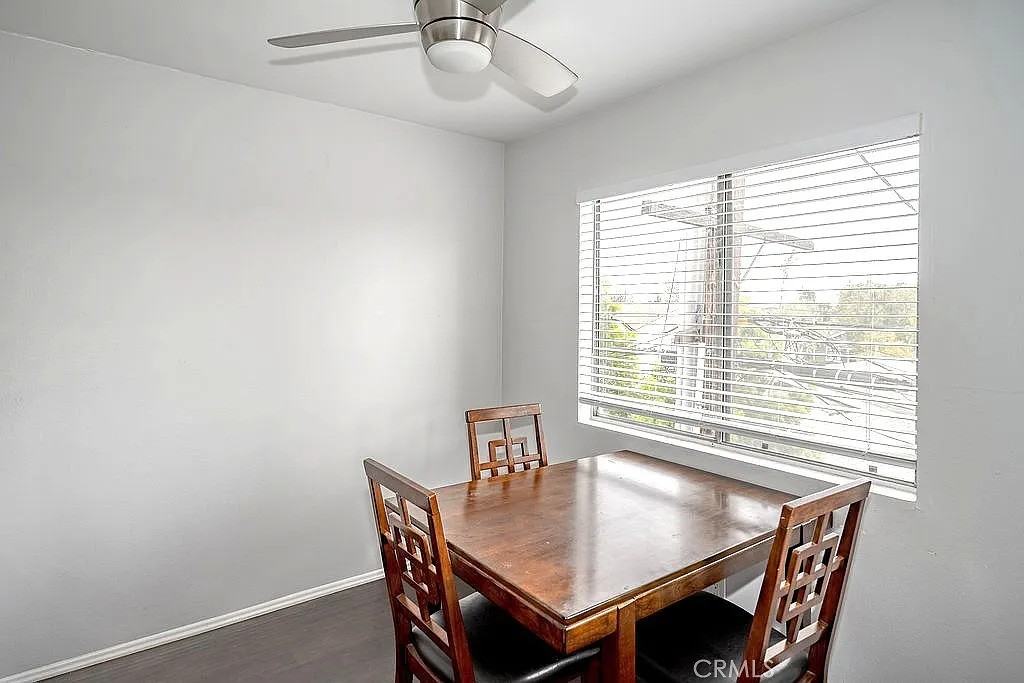 420 Redondo Ave #207 - Photo 4 of 12