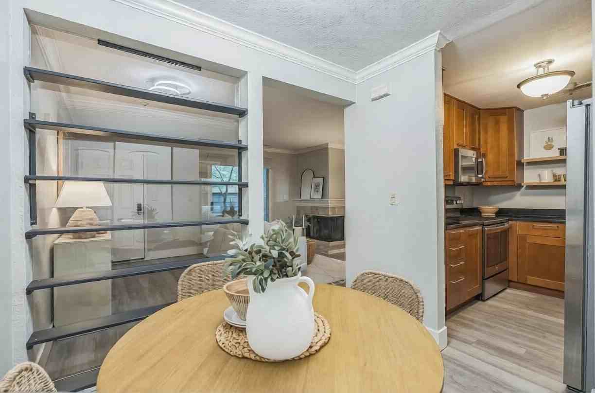 3193 Wayside Plz #23 - Photo 5 of 13