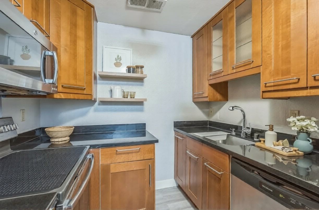 3193 Wayside Plz #23 - Photo 6 of 13