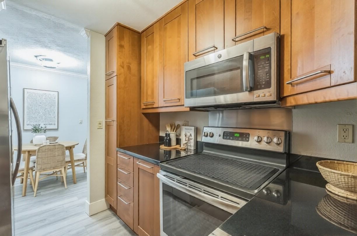 3193 Wayside Plz #23 - Photo 7 of 13
