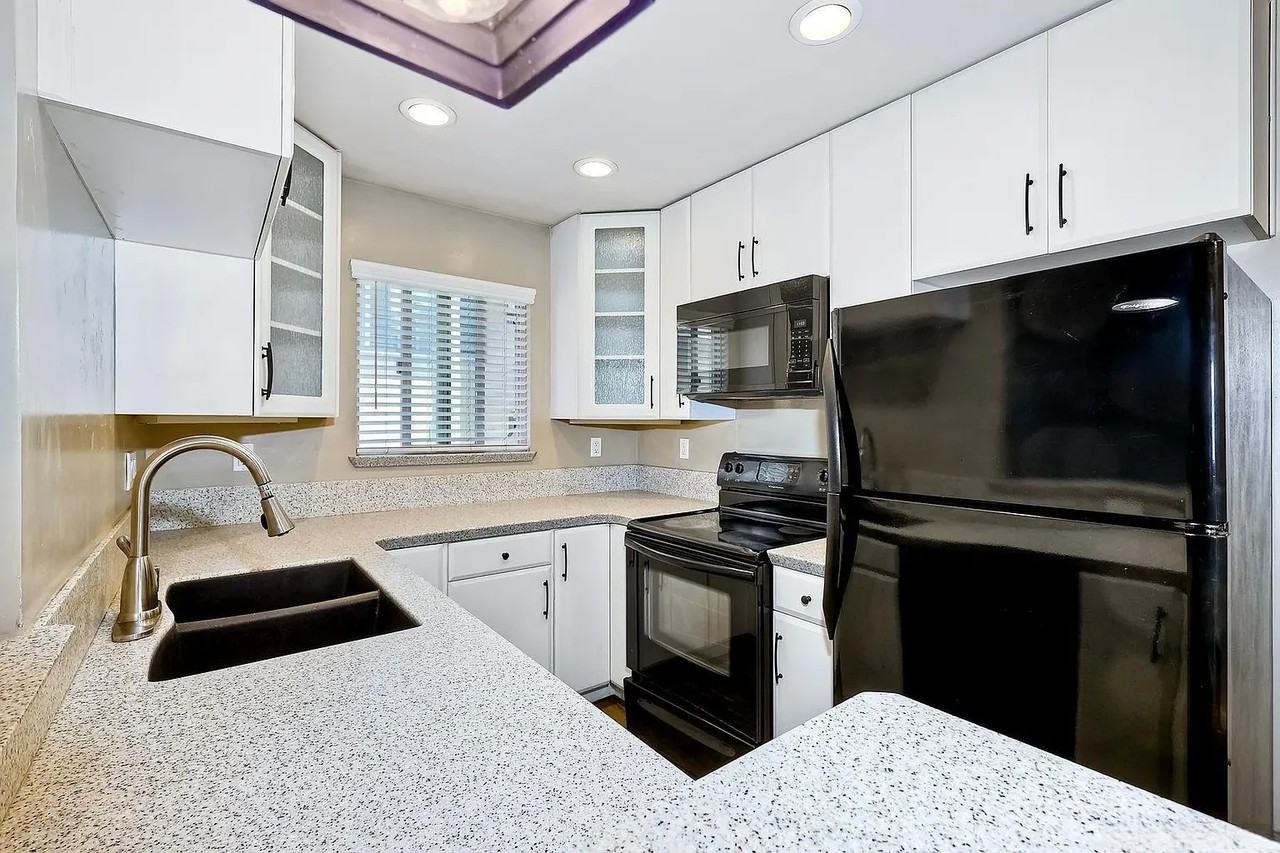 5550 Adelaide Ave #11 - Photo 7 of 13
