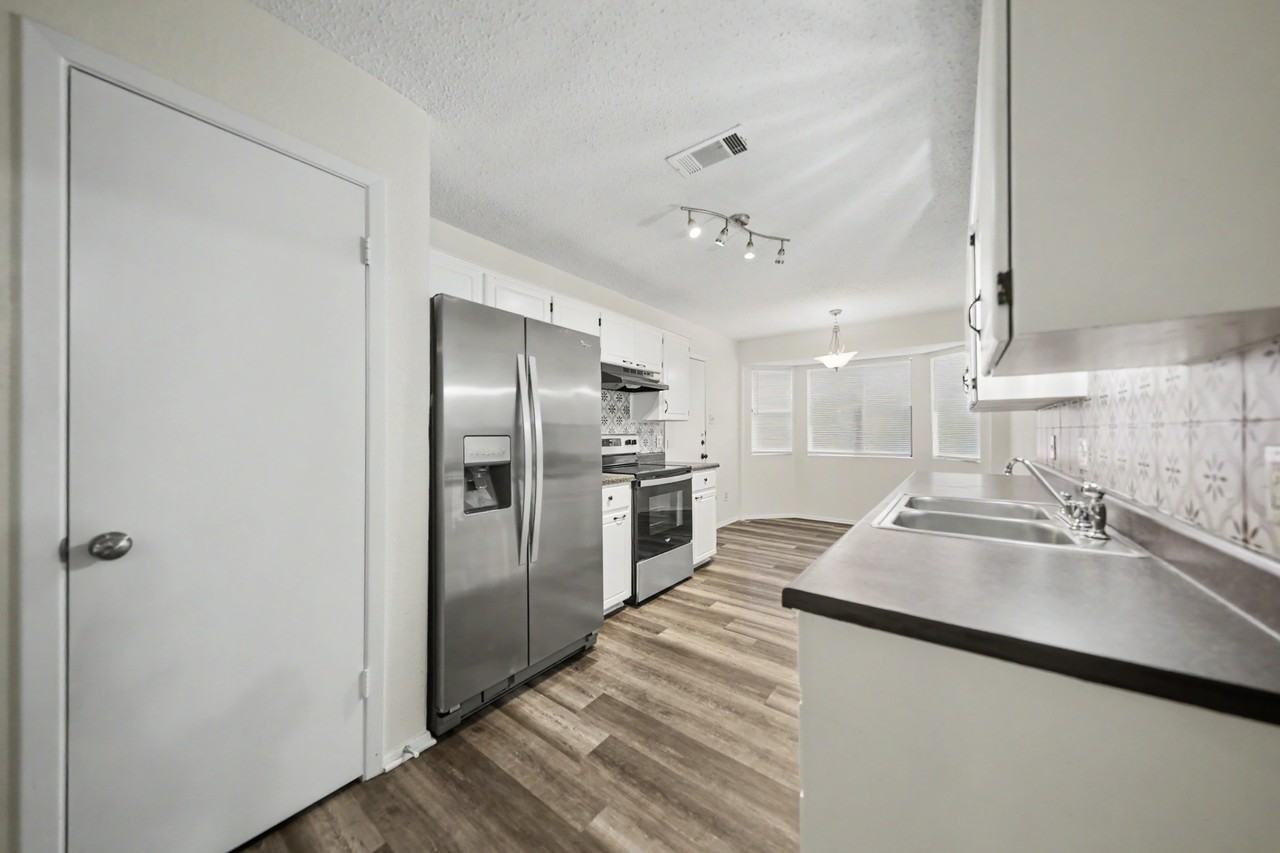 2904 Boyd Ave - Photo 4 of 24