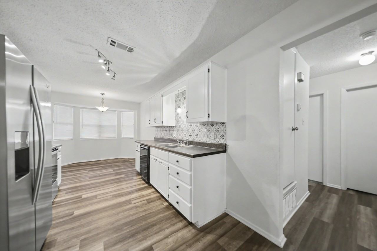 2904 Boyd Ave - Photo 5 of 24