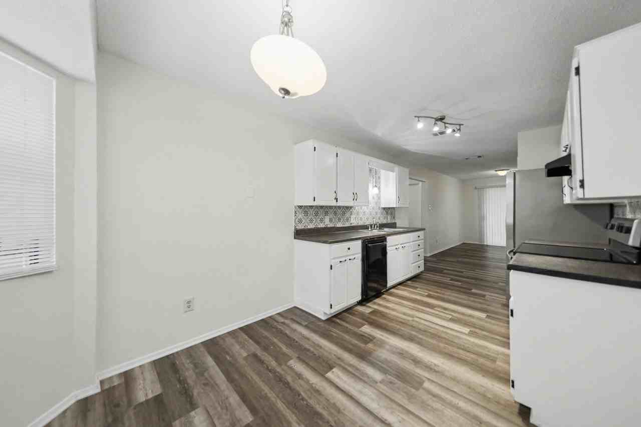 2904 Boyd Ave - Photo 7 of 24