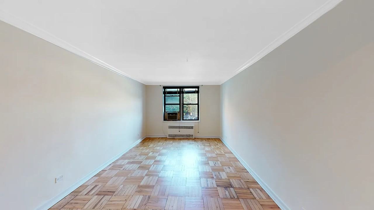 35 Oliver St #4E - Photo 2 of 5