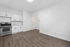 featured image of 40 Wellington Ct #1E