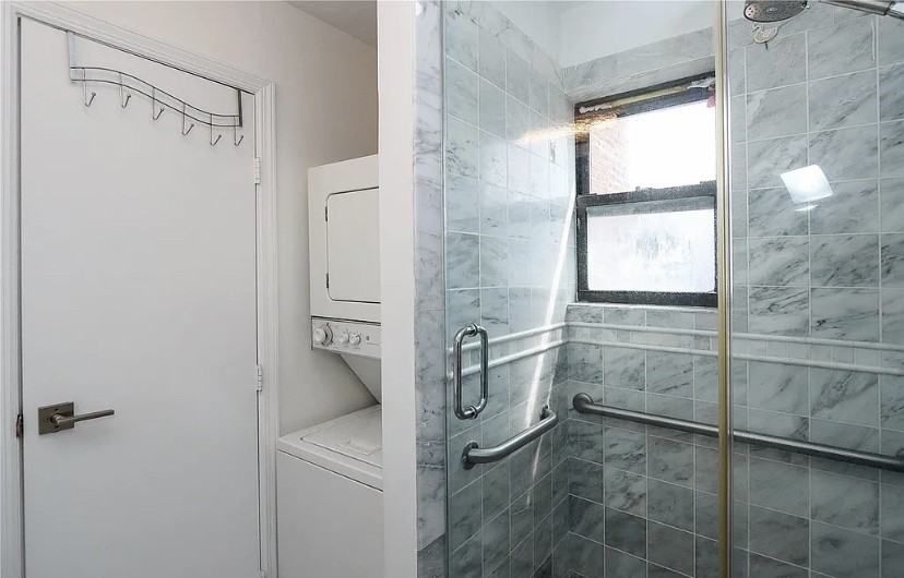 7 Bond St #400 - Photo 6 of 11