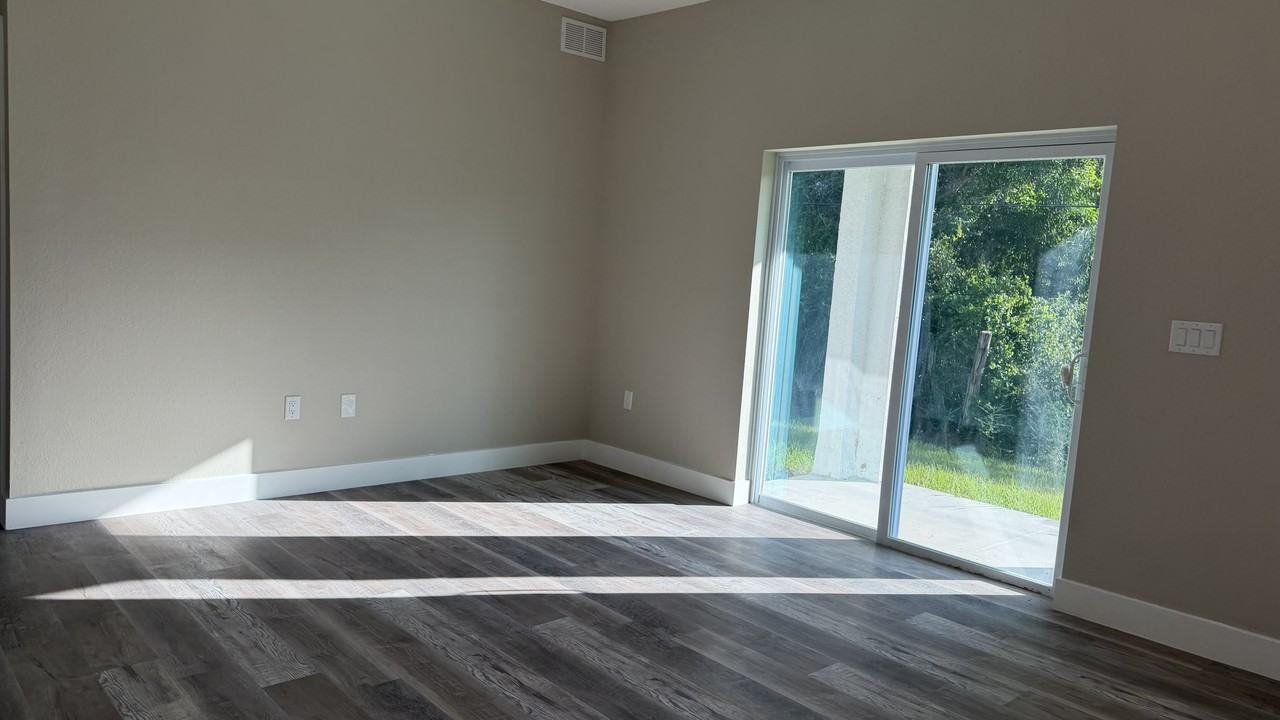 11234 4th Ave - Photo 3 of 16