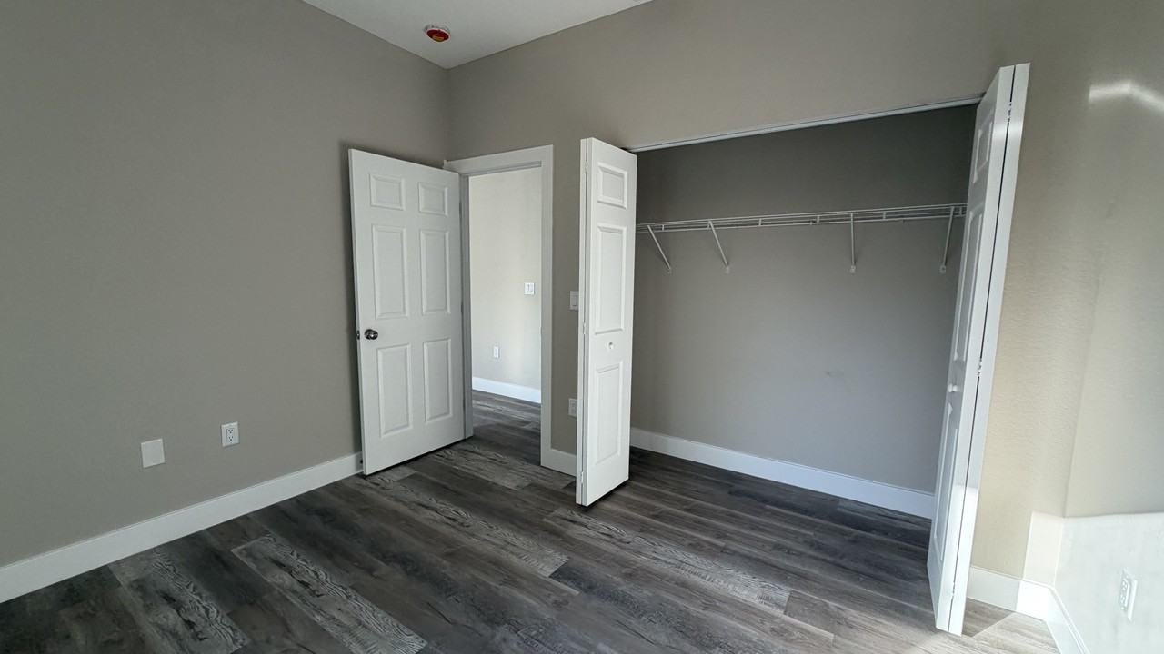 11234 4th Ave - Photo 5 of 16