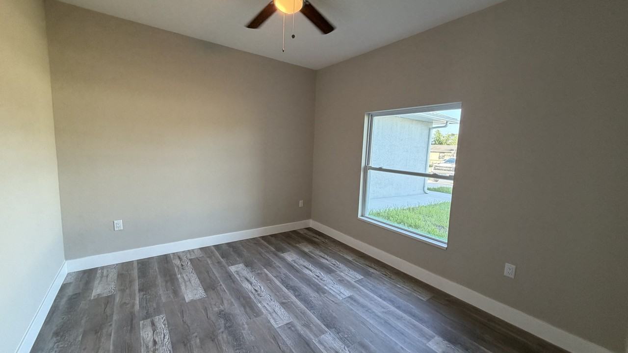 11234 4th Ave - Photo 6 of 16