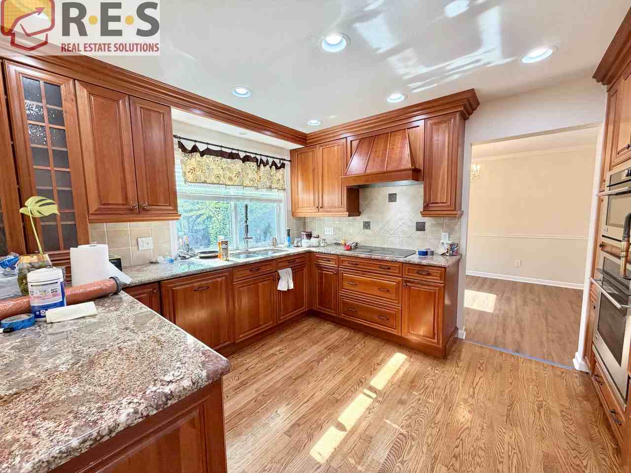 6346 S Jersey Ct - Photo 2 of 15