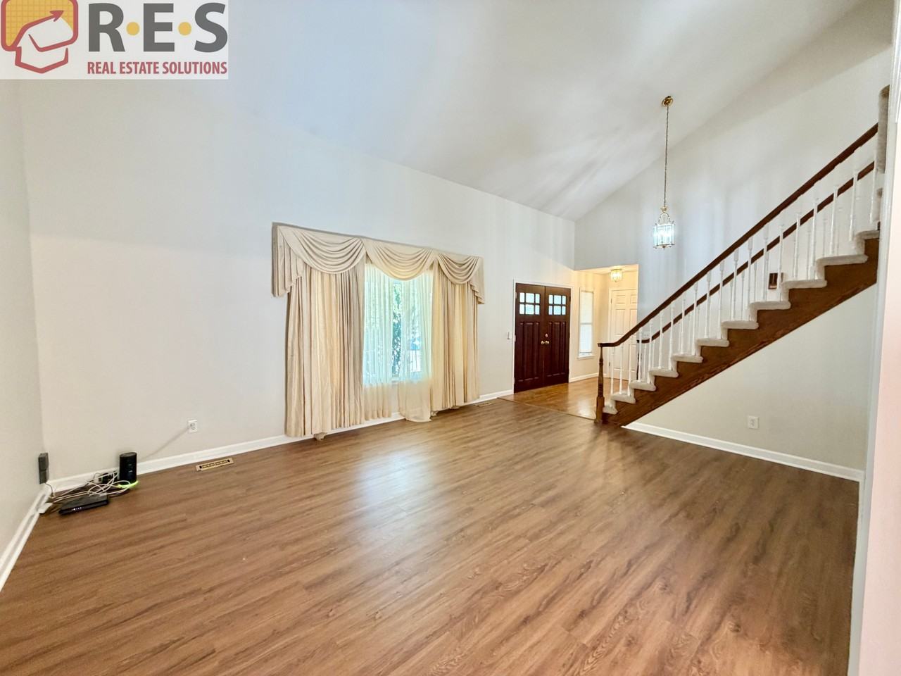 6346 S Jersey Ct - Photo 4 of 15