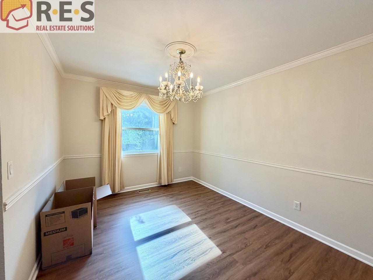 6346 S Jersey Ct - Photo 5 of 15