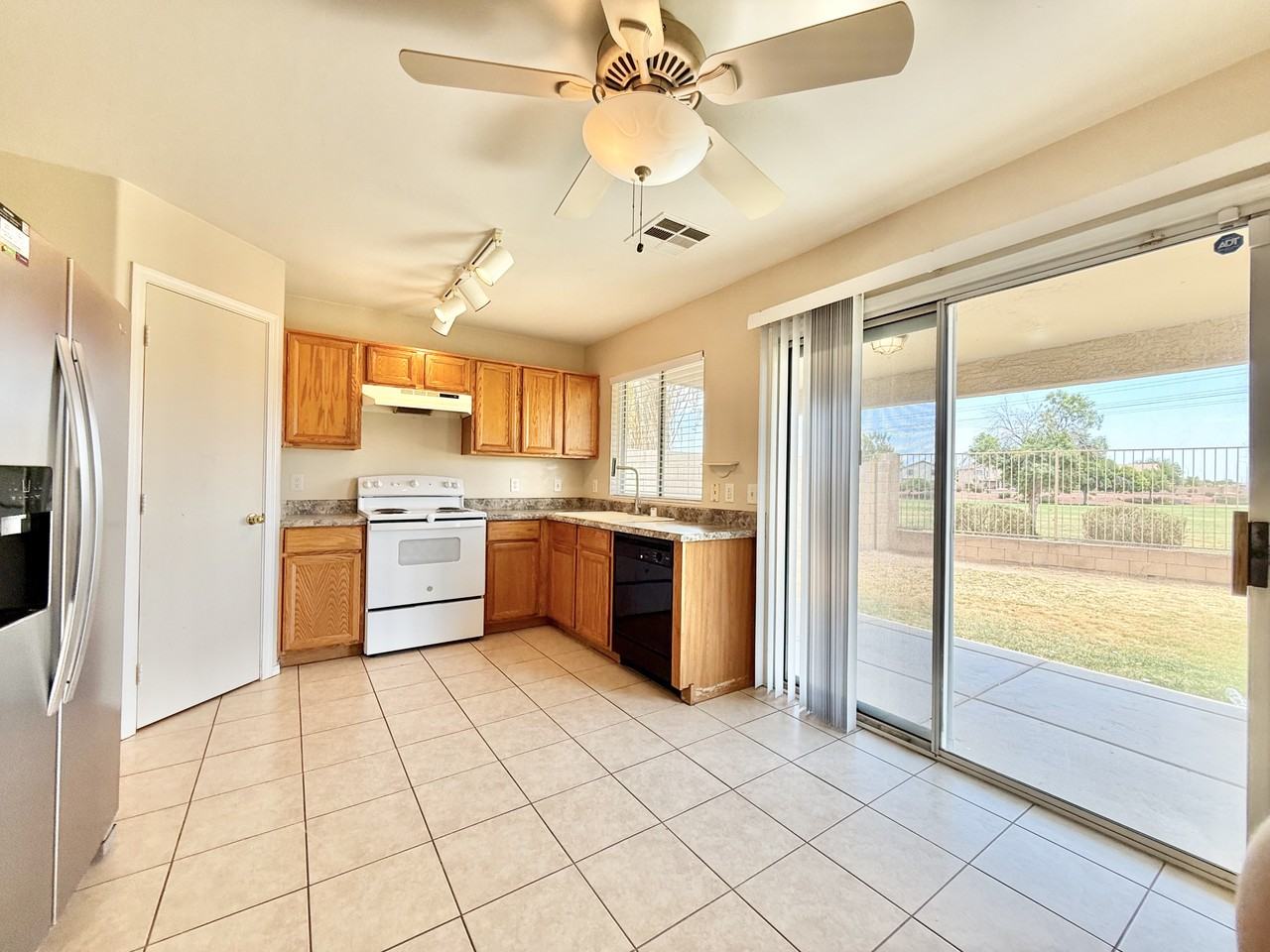 1533 S 121st Dr - Photo 4 of 13