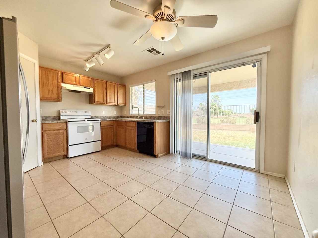 1533 S 121st Dr - Photo 5 of 13
