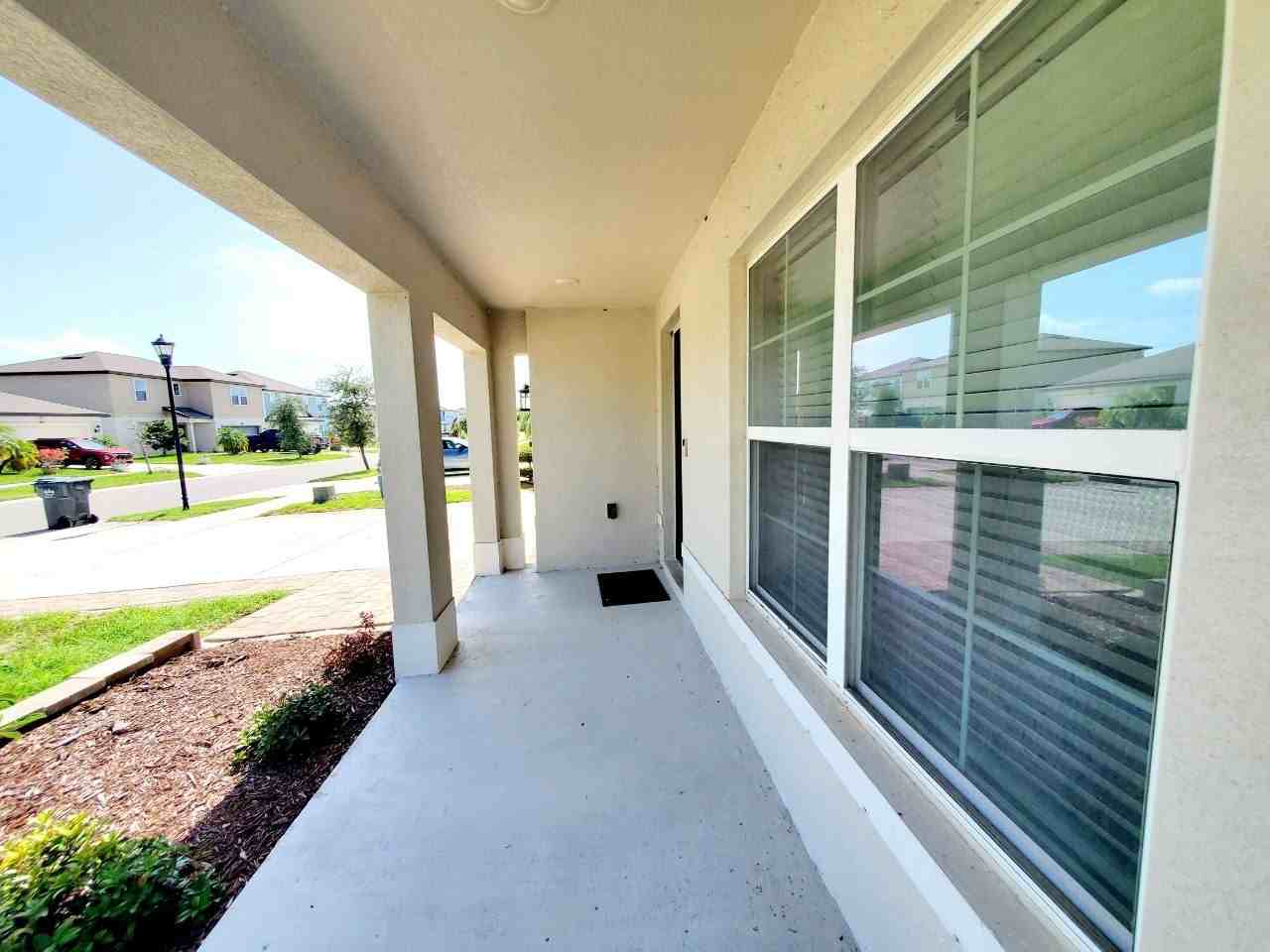 1014 Golden Shiner Ave - Photo 2 of 50