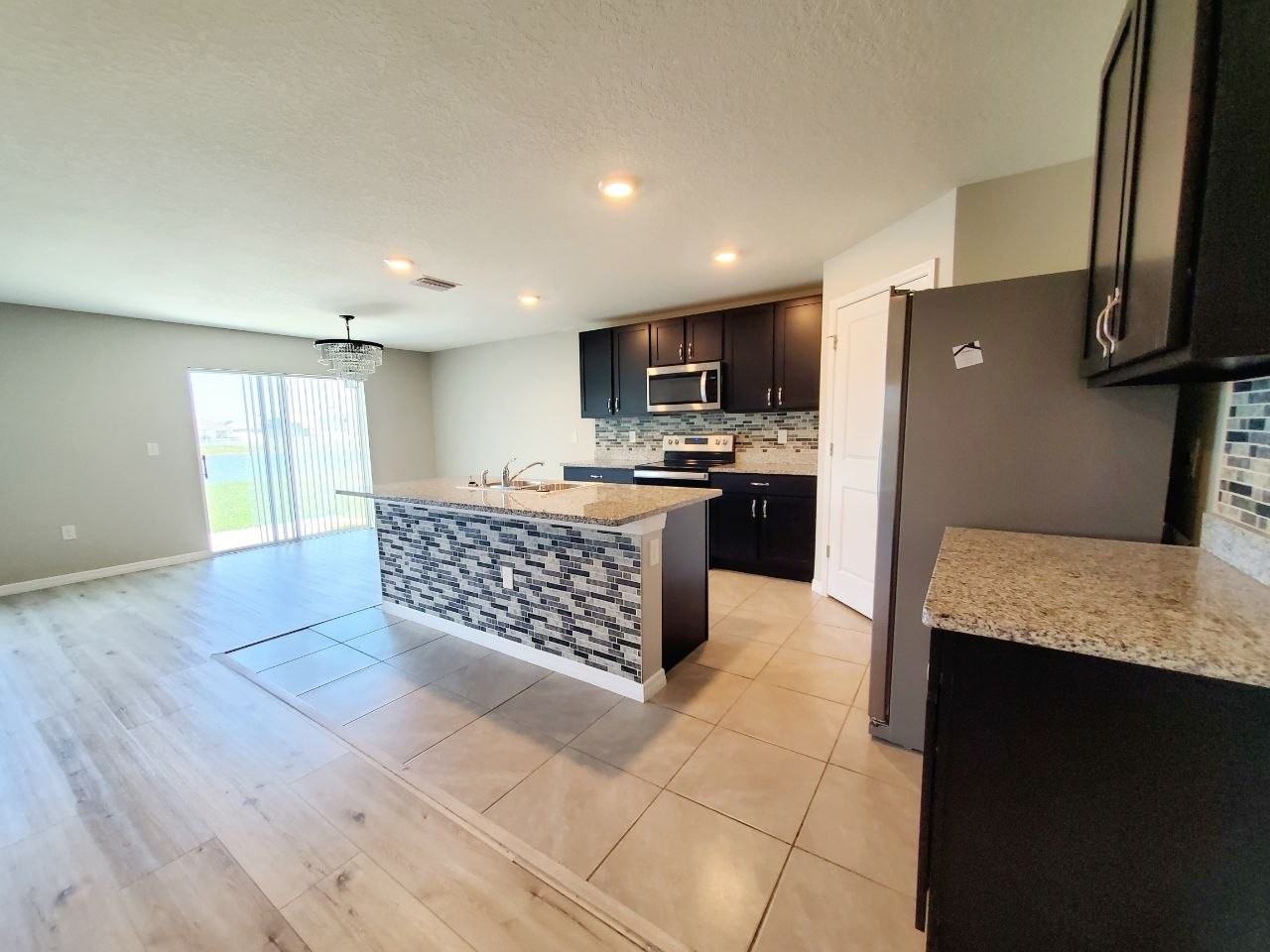 1014 Golden Shiner Ave - Photo 7 of 50